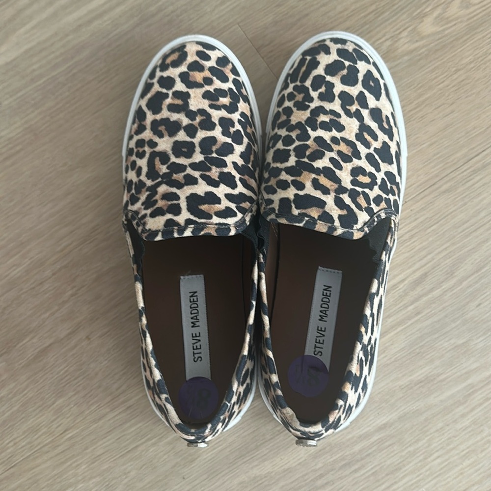 Steve Madden Animal Print Slip-On Shoes. Size 8